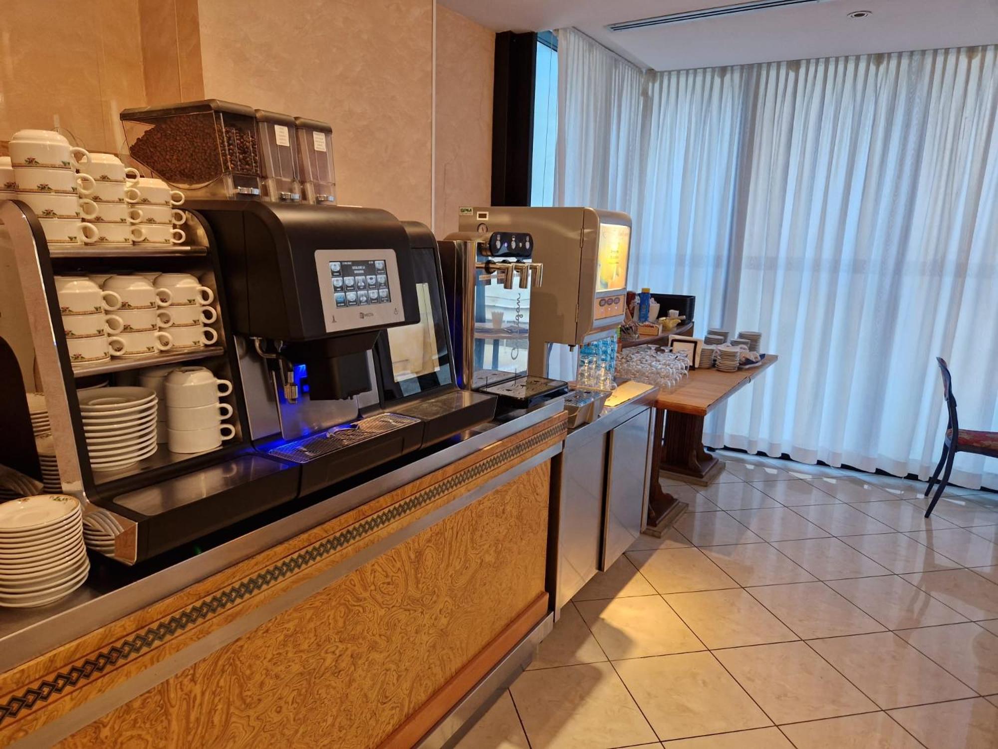 Hotel Soleblu リミニ エクステリア 写真